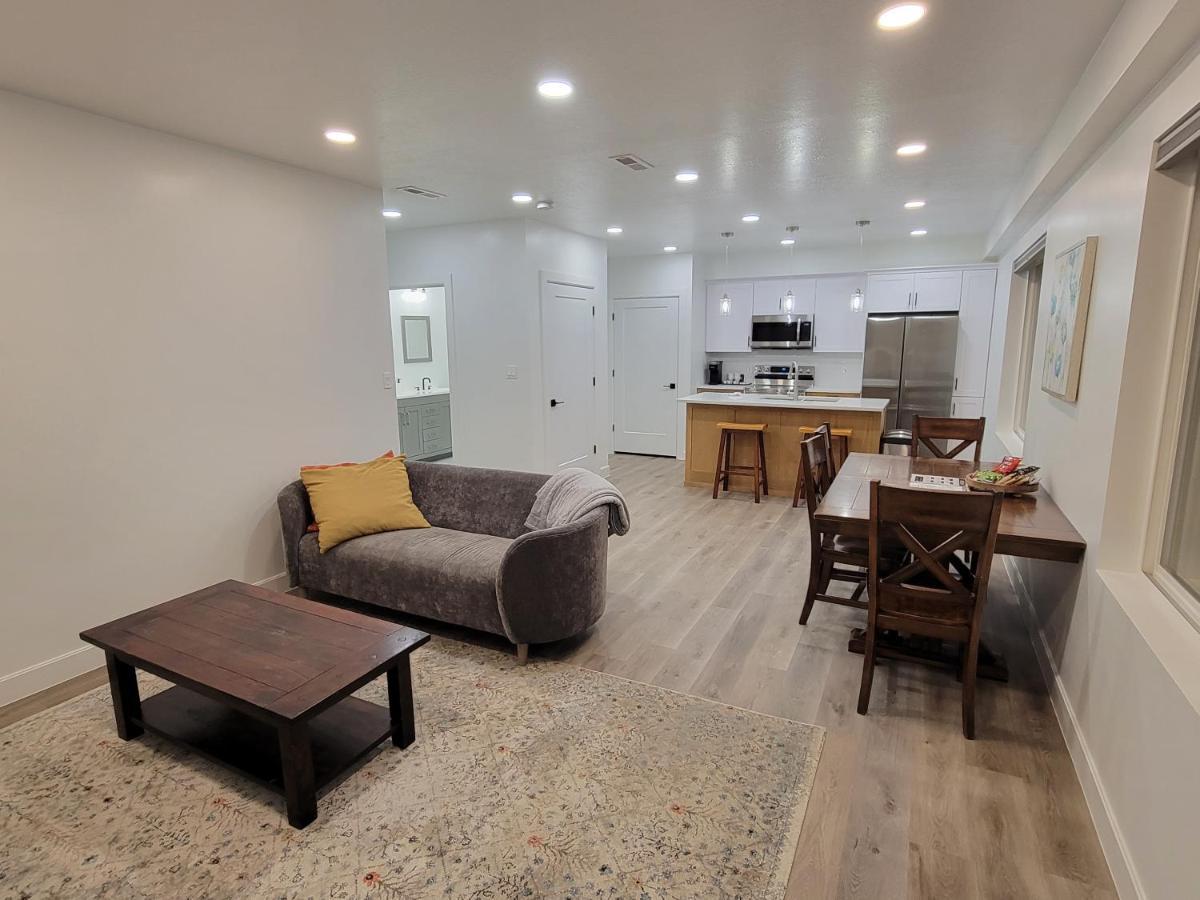 Spacious & Modern Apartment, Close To Universities And Mountains Mapleton Exterior photo