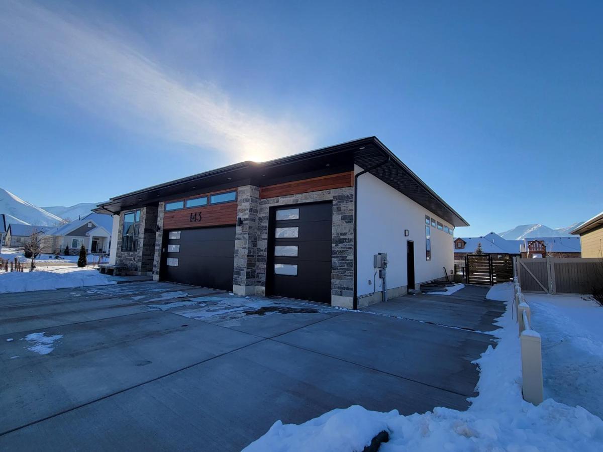 Spacious & Modern Apartment, Close To Universities And Mountains Mapleton Exterior photo